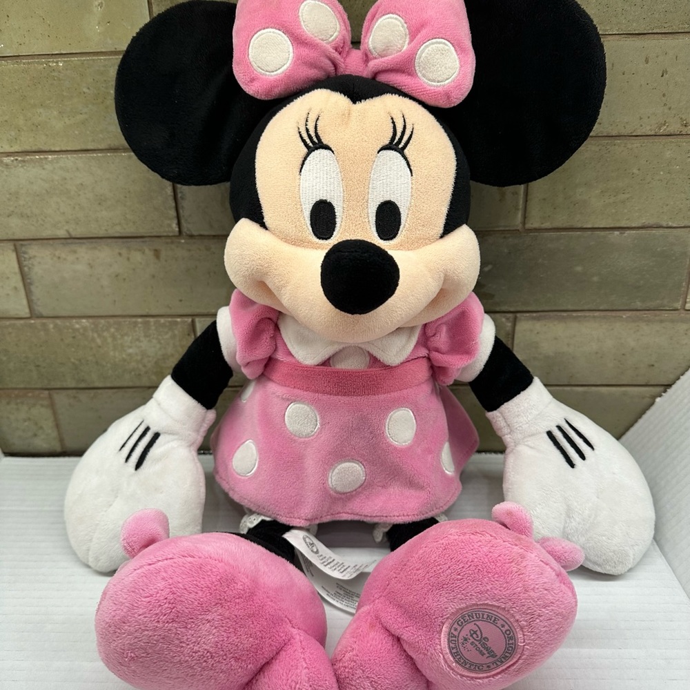 Disney Minnie Mouse 20” Pink Plush Stuffed Toy